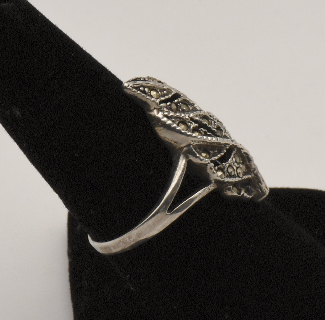 Vintage Sterling Silver Marcasite Art Deco Leaf Motif Ring - Size 7.5