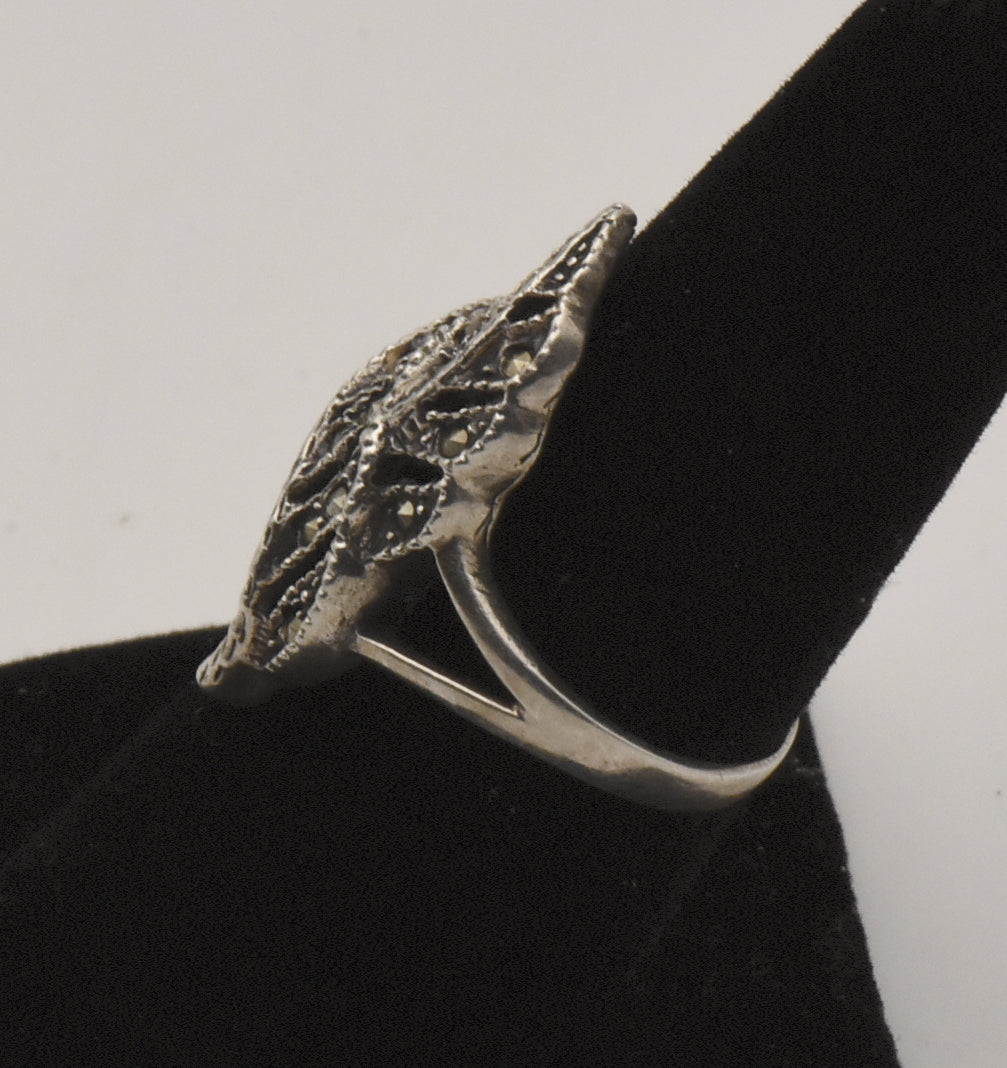 Vintage Sterling Silver Marcasite Art Deco Leaf Motif Ring - Size 7.5
