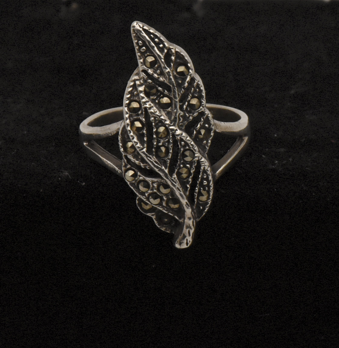 Vintage Sterling Silver Marcasite Art Deco Leaf Motif Ring - Size 7.5