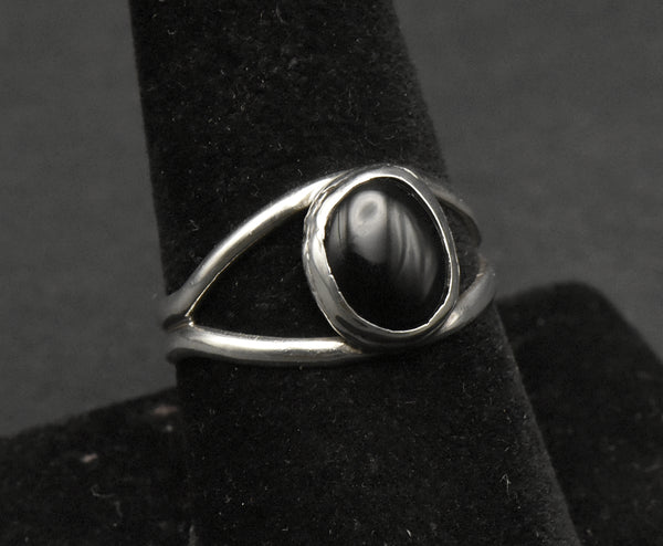 Vintage Handmade Black Onyx Silver Ring - Size 8.75