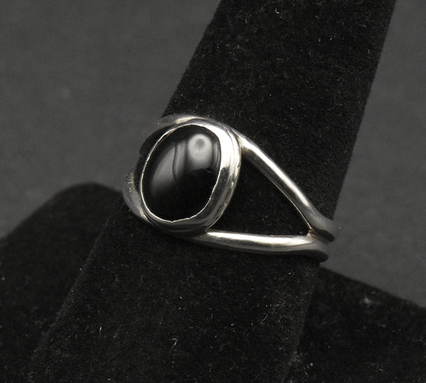 Vintage Handmade Black Onyx Silver Ring - Size 8.75