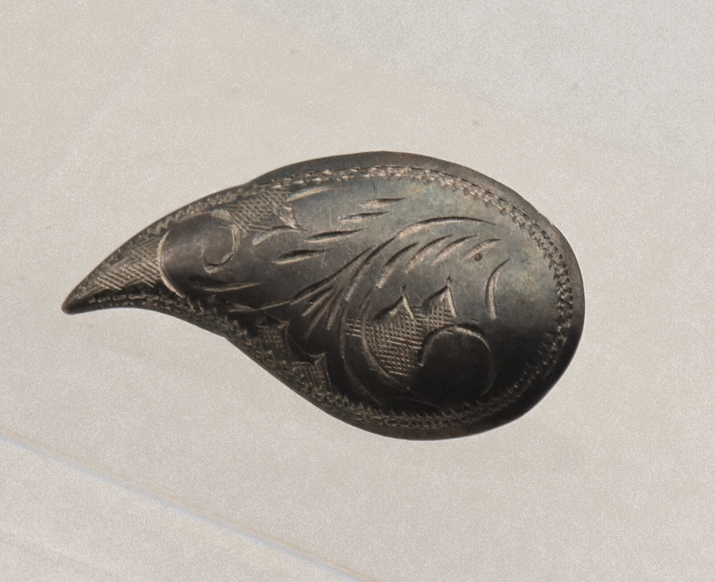 UNMATCHED Vintage Silver Engraved Earring (MISSING CLOSURE)