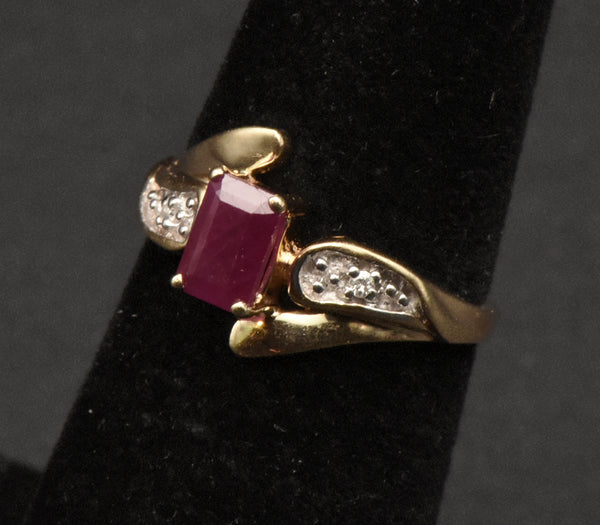 Vintage 14k Gold Ruby and Diamond Ring - Size 5