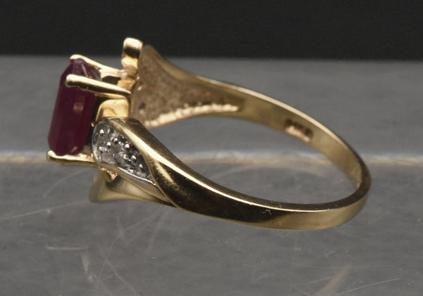 Vintage 14k Gold Ruby and Diamond Ring - Size 5