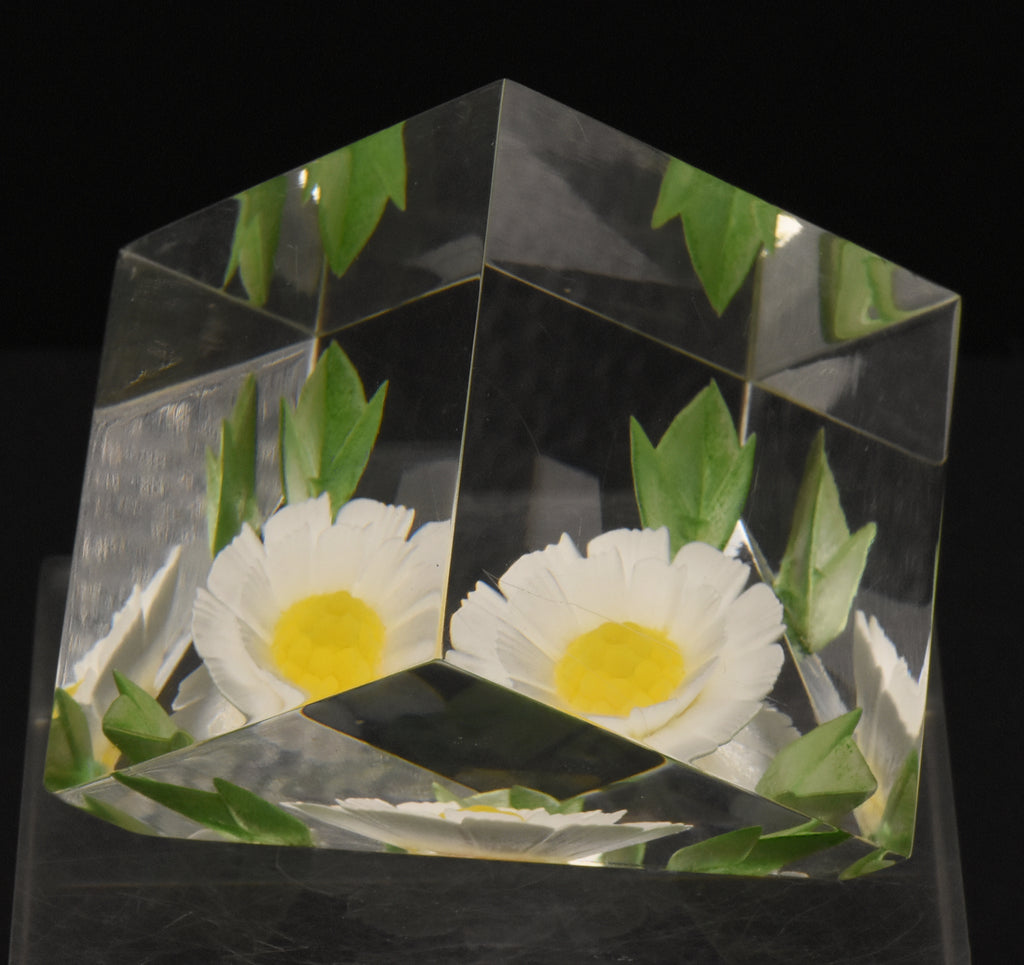 Russ - Vintage Acrylic Daisy in a Cube Paperweight