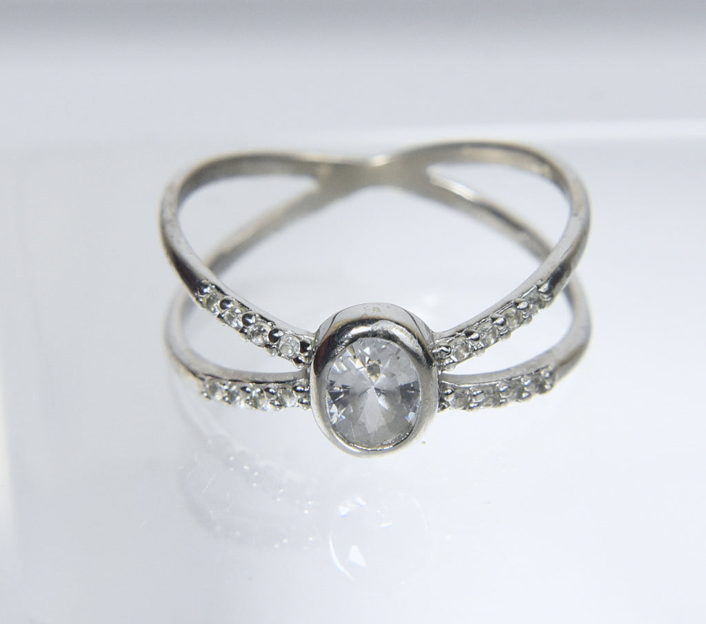 Sterling Silver Cross Band Cubic Zirconia Ring - Size 6