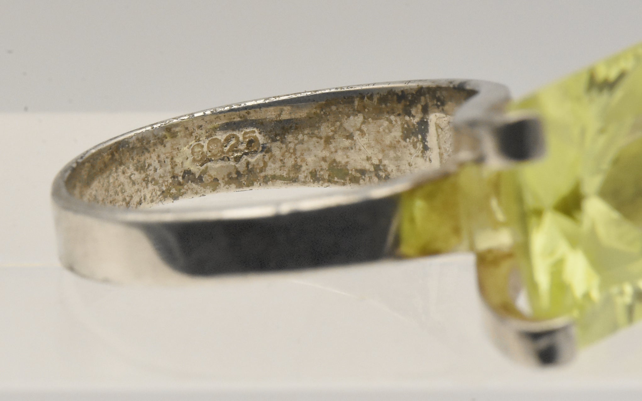 Vintage Sterling Silver Yellow Cubic Zirconia Modern Design Ring - Size 9.25