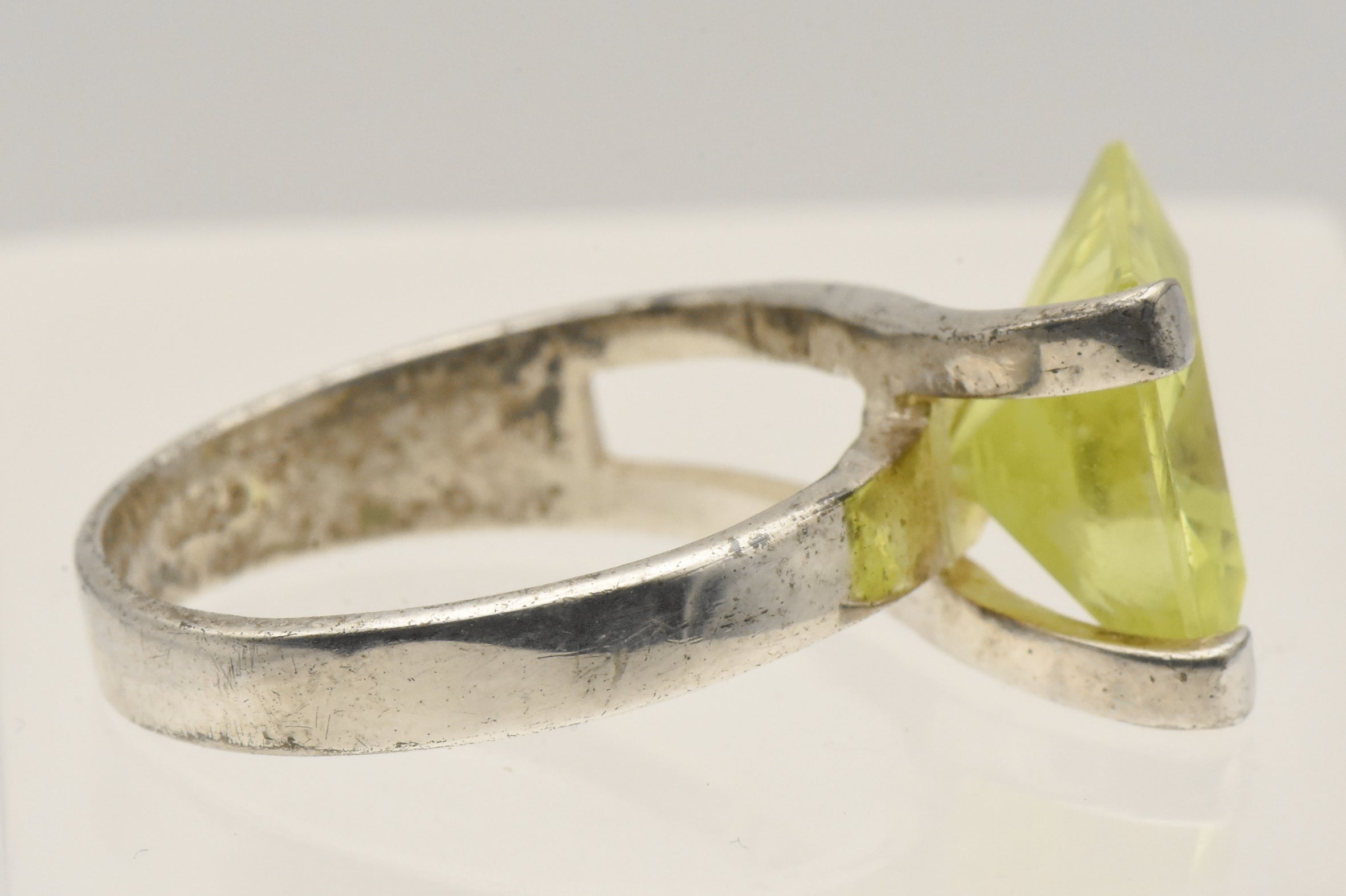 Vintage Sterling Silver Yellow Cubic Zirconia Modern Design Ring - Size 9.25